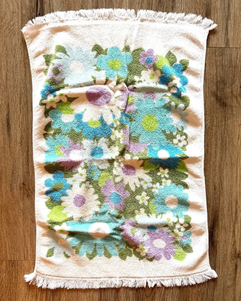 Vintage MCM Mid Century Fieldcrest 1970s Flower Power Hand Towel 100% Cotton USA